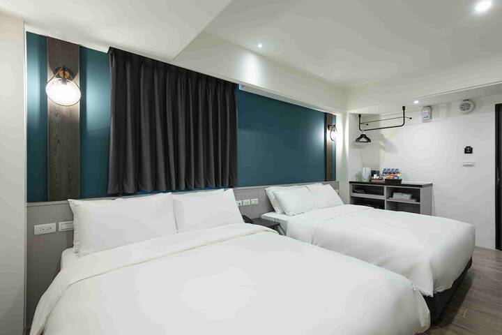Room 10 of 68