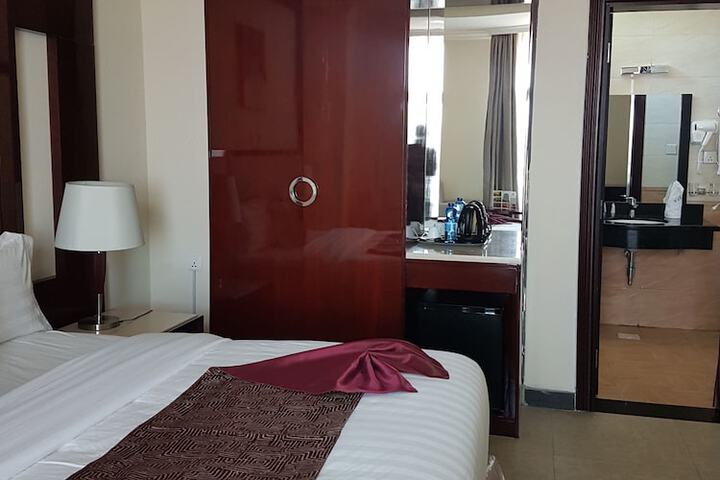 Room 45 of 103