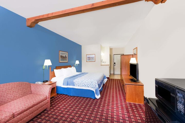 Room 4 of 27