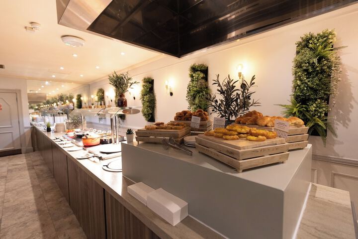 Dining 110 of 156