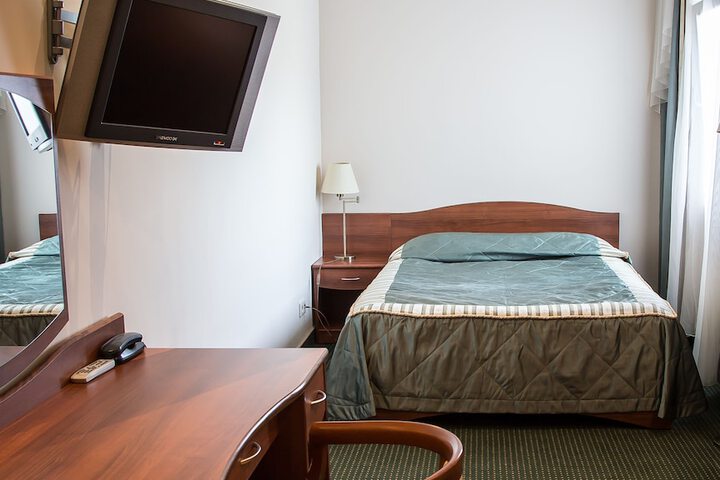 Room 25 of 63