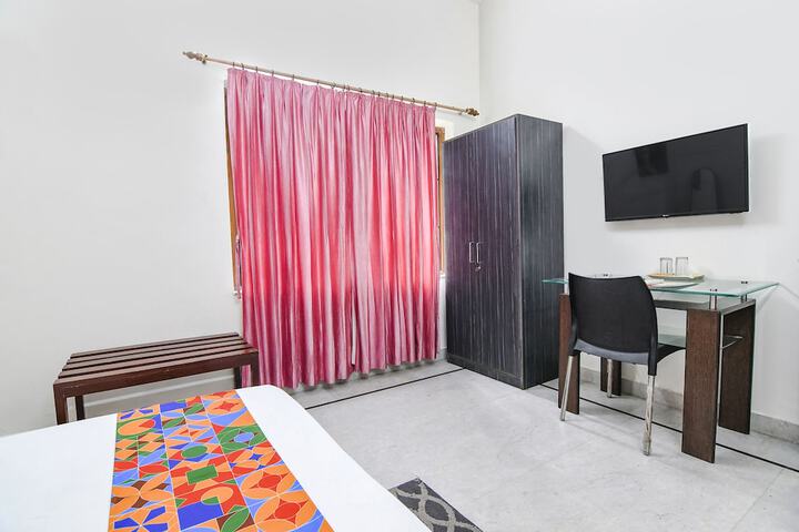 Room 15 of 33