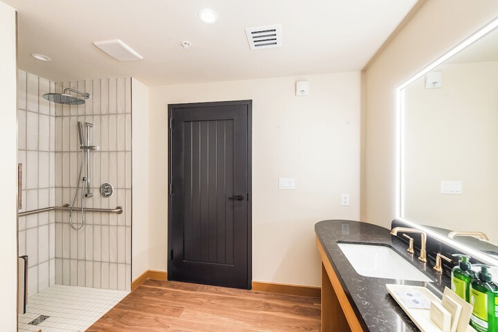 Room 85 of 177