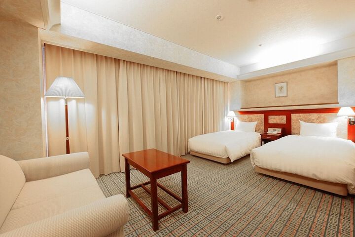 Room 15 of 93
