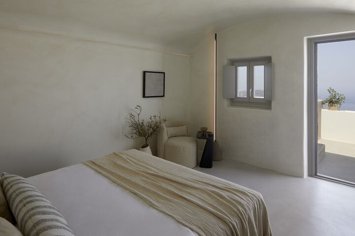 Room 4 of 100