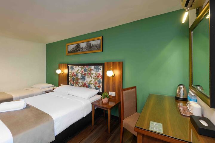 Room 16 of 79