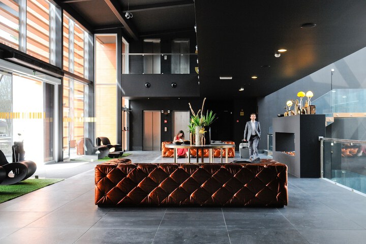 Guest Lobby