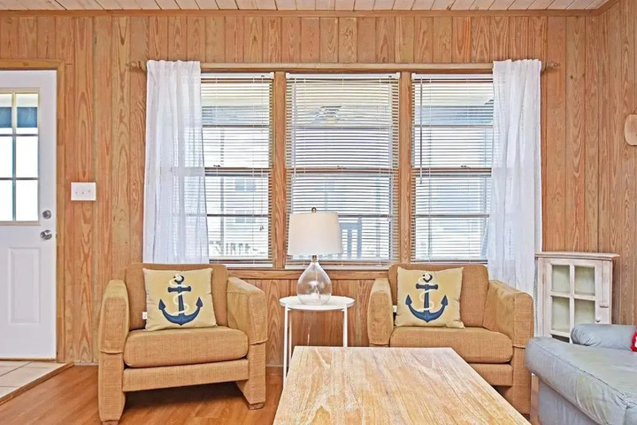 Room 3 of 12