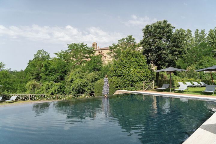 Hotel with Pool