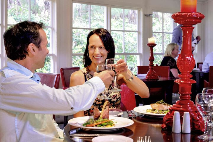 Dining 34 of 59
