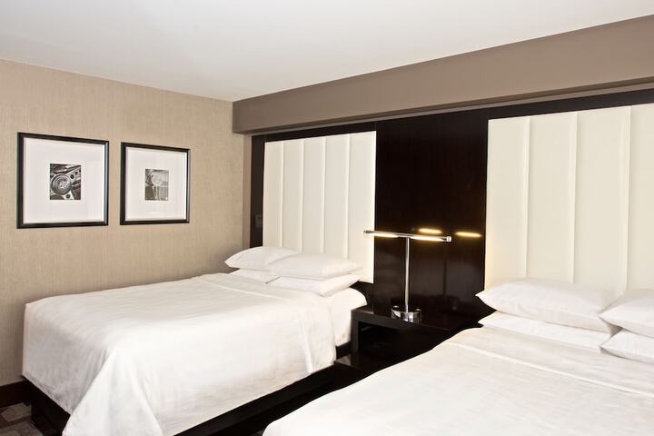 Room 9 of 108