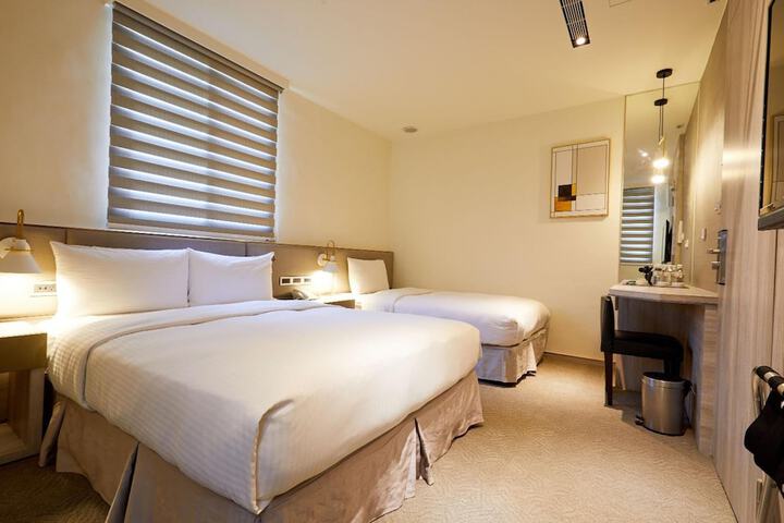 Room 9 of 65