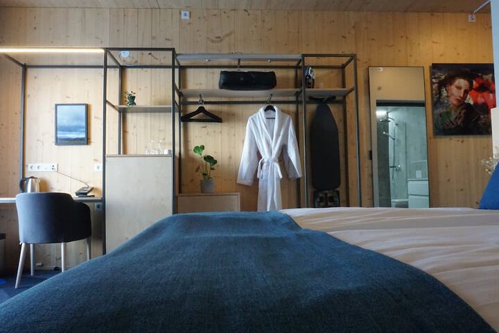 Room 44 of 131