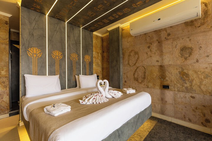 Room 42 of 112