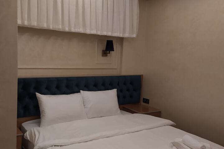 Room 13 of 111