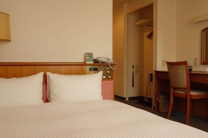 Room 10 of 39