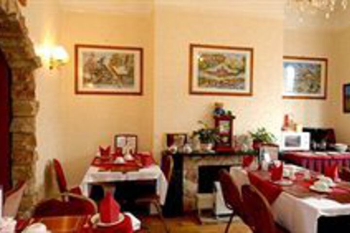 Dining 2 of 7