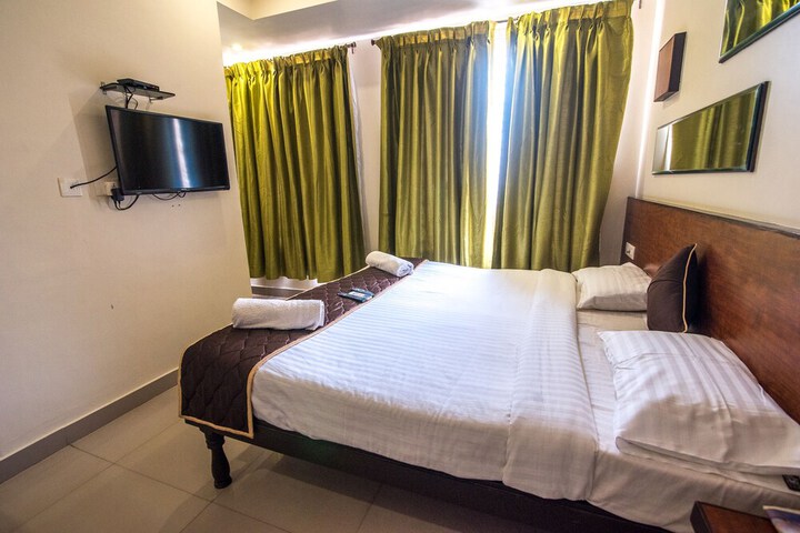 Room 9 of 25