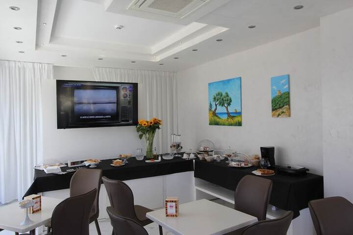 Hotel Interior 6 of 89