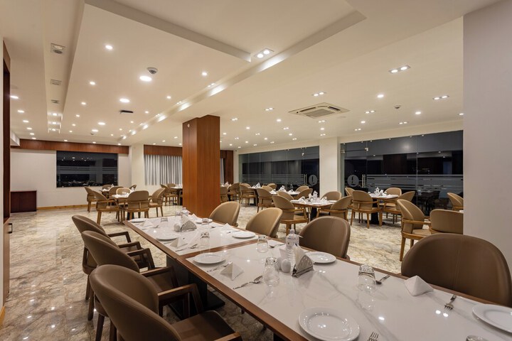Dining 90 of 126
