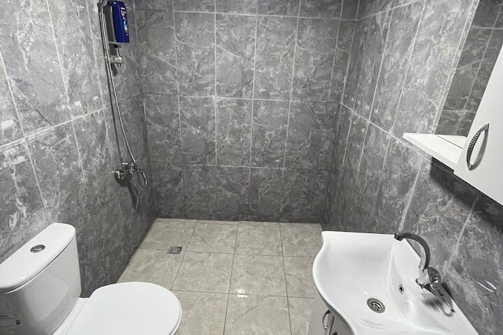 Room 10 of 13