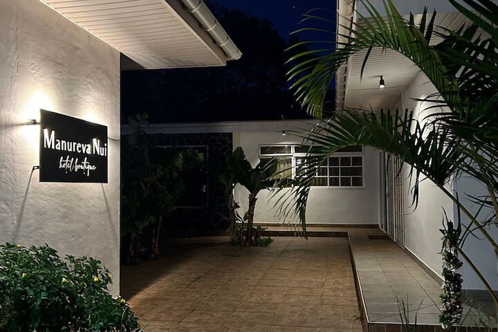 Hotel 8 of 10
