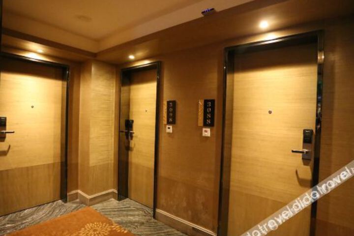 Hotel Interior 11 of 33