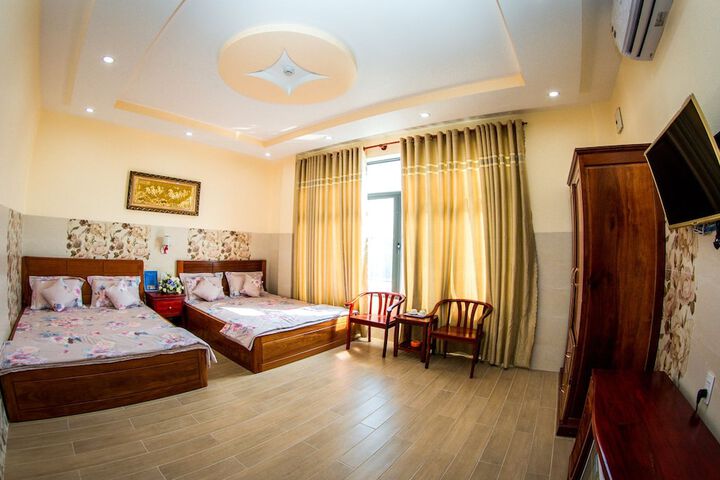 Room 6 of 49