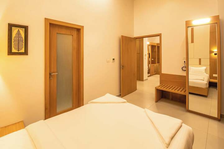 Room 4 of 14
