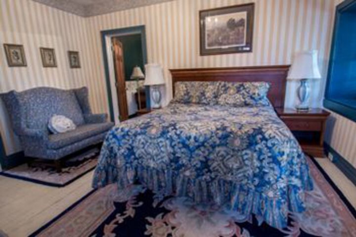 Room 6 of 27
