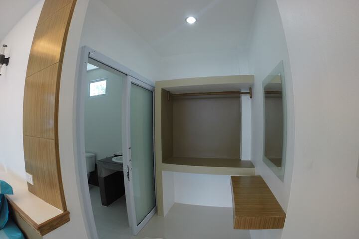 Room 13 of 82
