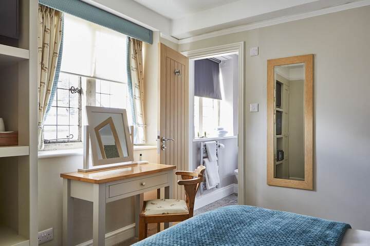 Room 6 of 55