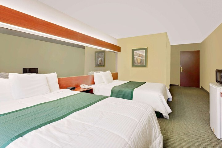 Room 7 of 28