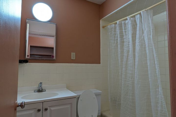 Room 16 of 25