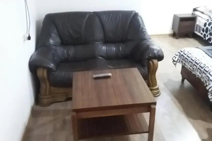 Room 5 of 11
