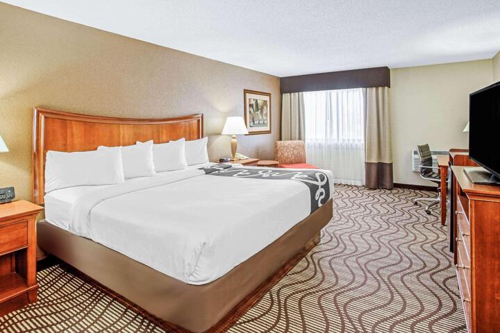 1 King Bed Accessible (4 of 13)