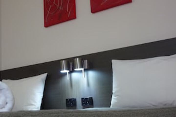Room 10 of 144