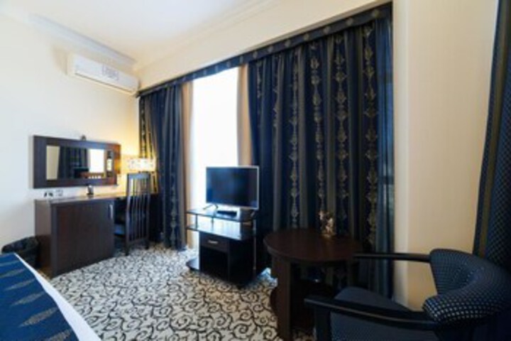 Room 18 of 48