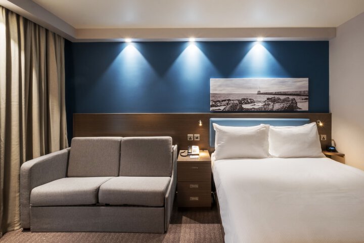 Room 8 of 42