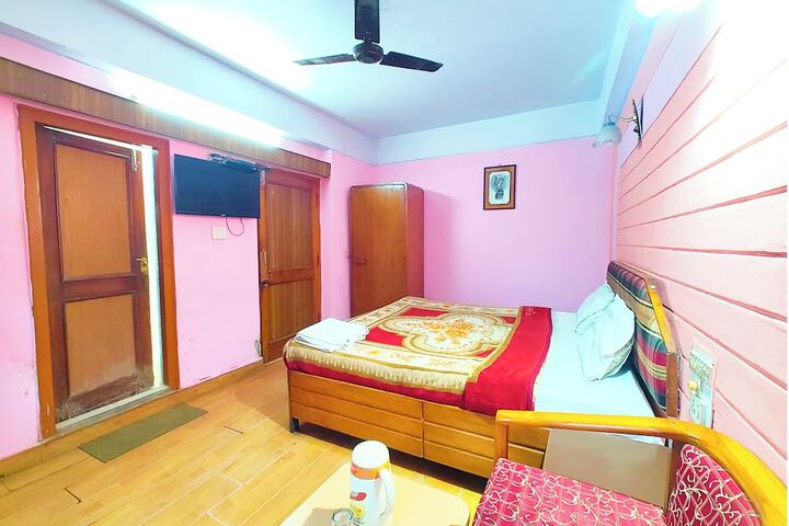 Room 9 of 17