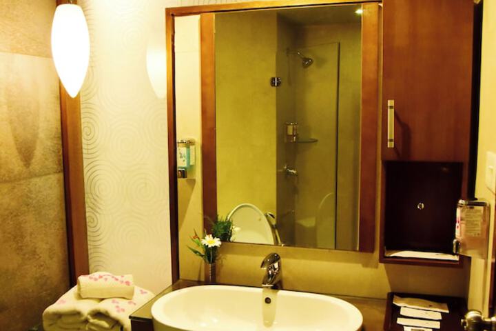 Room 21 of 53