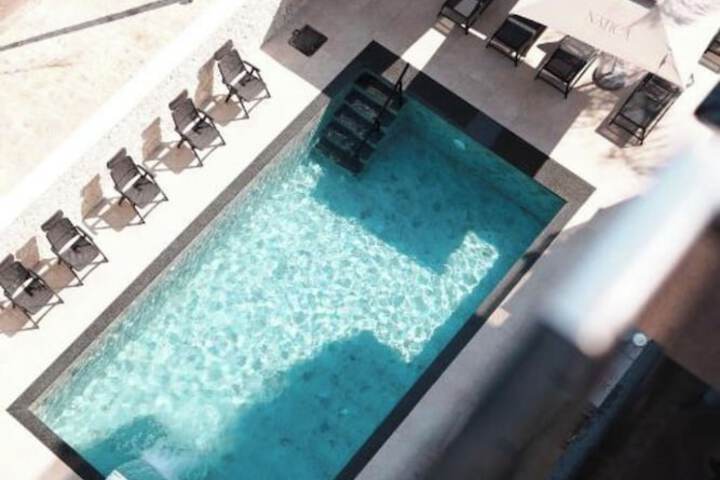Pool 44 of 75