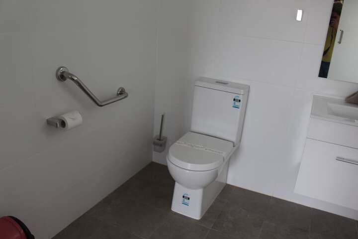 Room 33 of 46