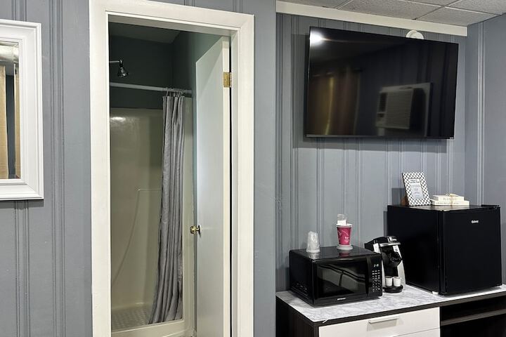 Room 9 of 41