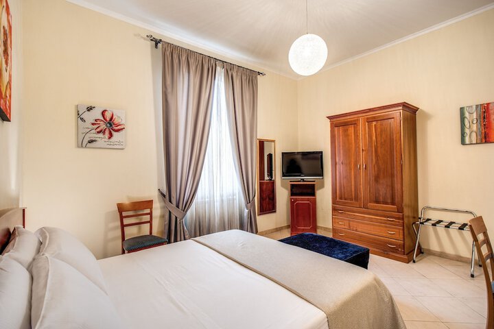 Room 17 of 32