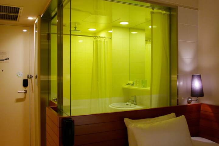 Room 7 of 43