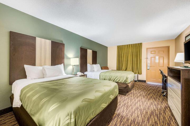 2 Double Beds (1 of 6)
