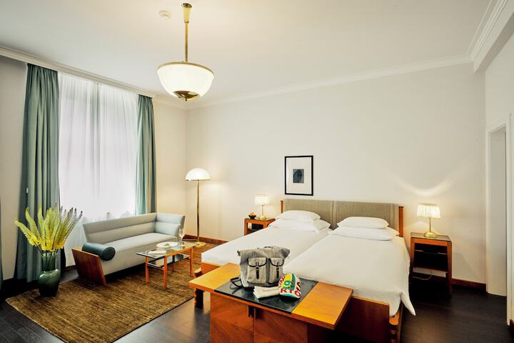 Room 19 of 125