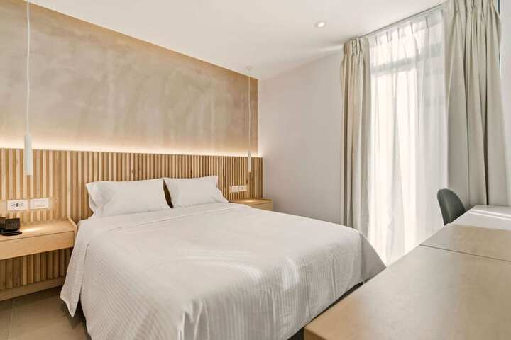 Room 16 of 90