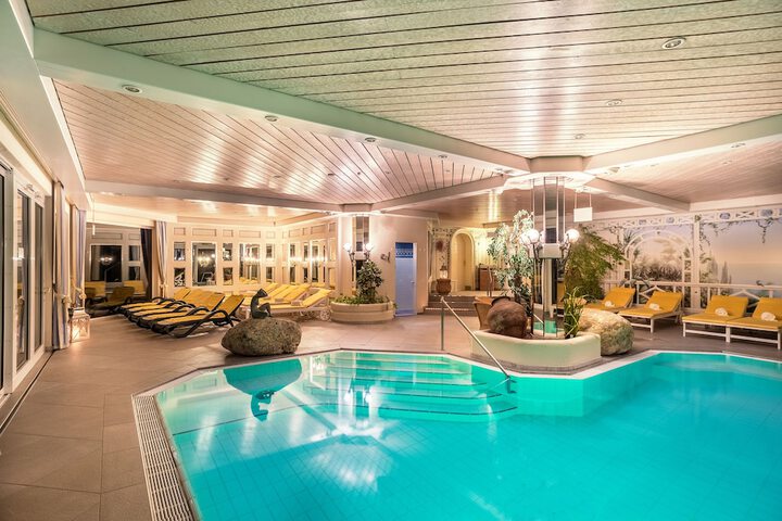 Hotel Pool